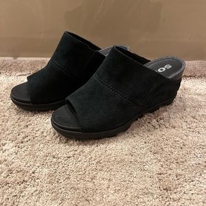 EUC Sorel wedges (black) size 8